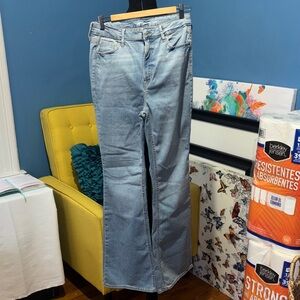 Old Navy Extra High-Rise Flare Jeans - Light Blue size 8-12 like new